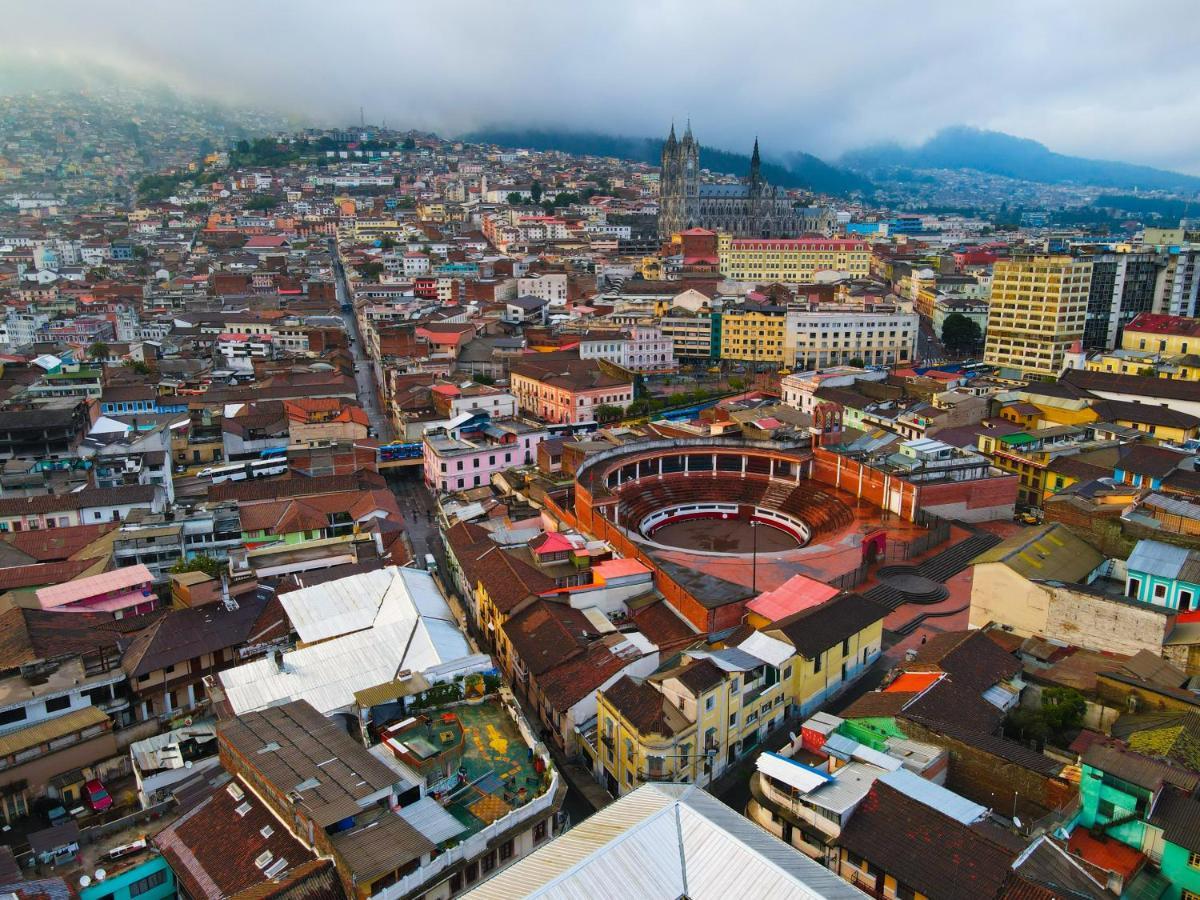 Hotel Vibes Aurik à Quito Extérieur photo
