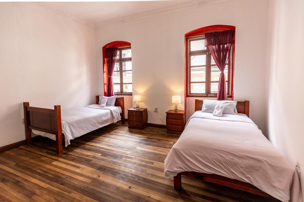 Hotel Vibes Aurik à Quito Extérieur photo